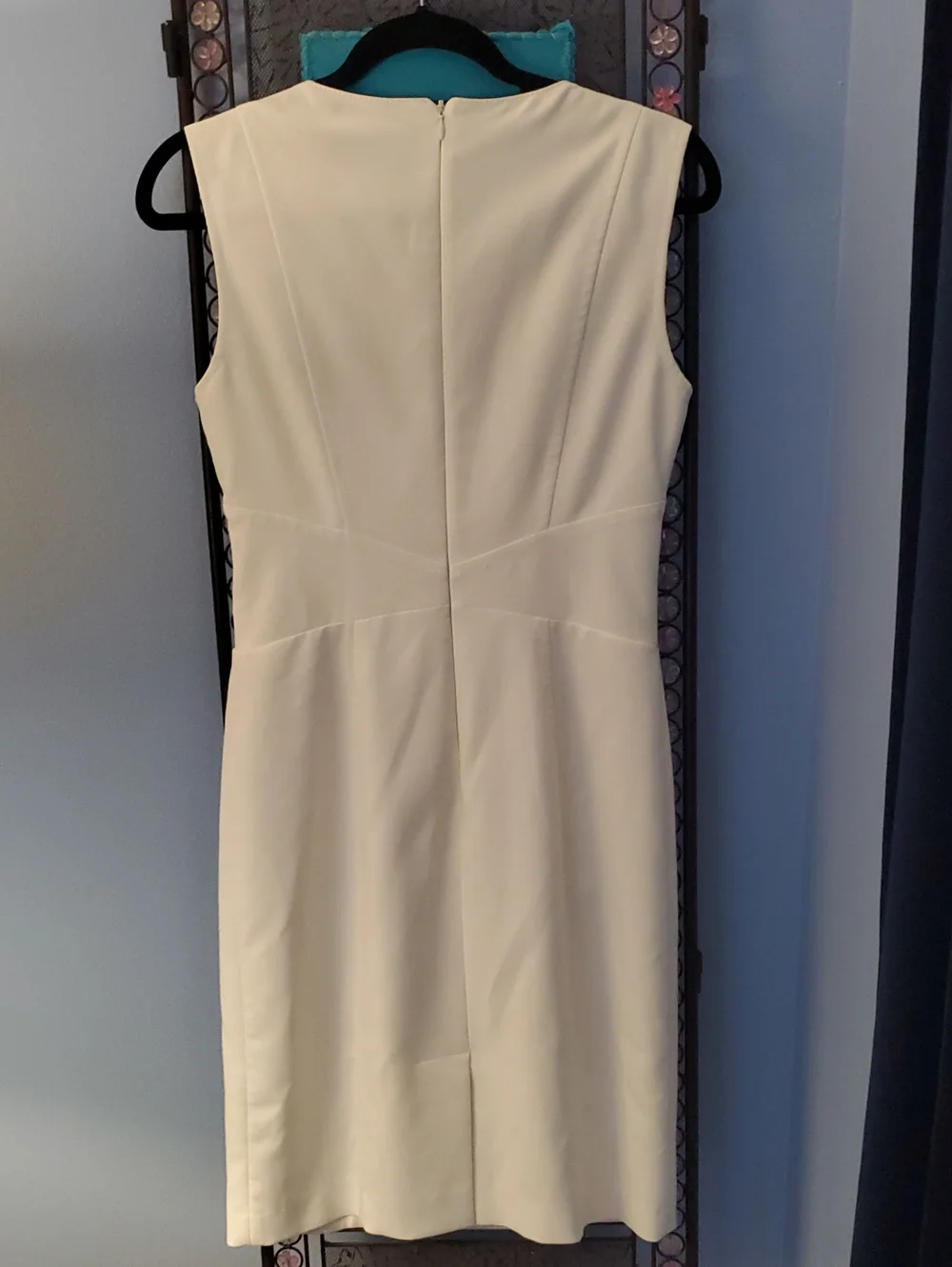 Gizia Sleeveless White Sheath Dress with Gold Zip-size 38 (US 2-4) - Picture 3 of 6